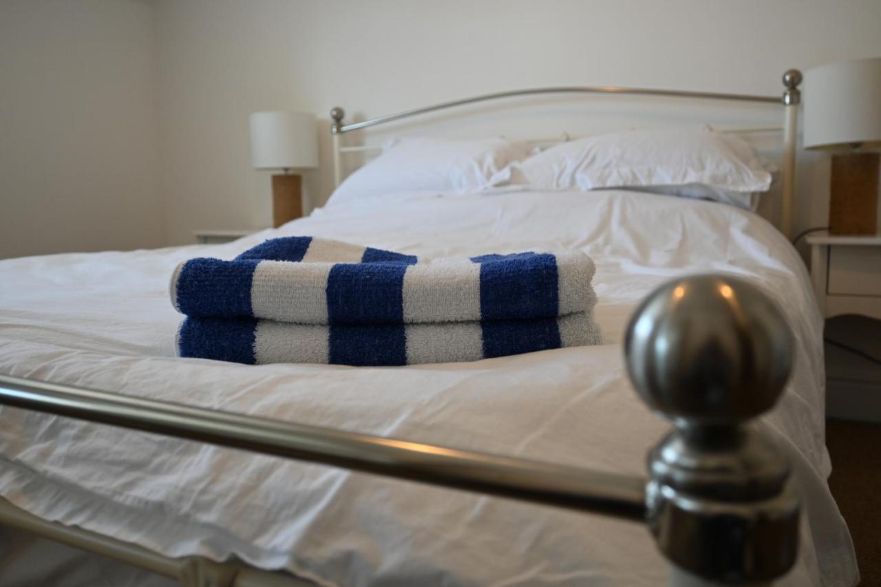 No. 8, 1 Bed, Sleeps 4 Exmouth