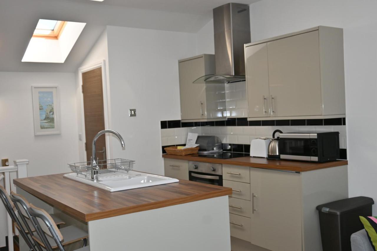 No. 8, 1 Bed, Sleeps 4 * Exmouth